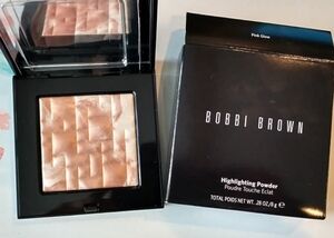 Bobbi Brown Highlighting Powder in Pink Glow